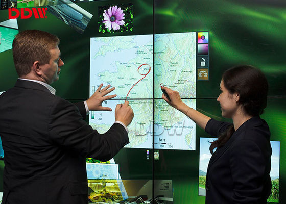 стена экранного дисплея 1.7mm Multi, 700 Nits касается экрану Videowall с датчиком движения